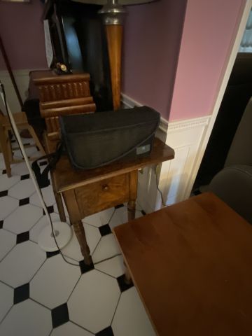 (SUITE PHOTOS LOT 4) ENTIER MOBILIER D'UNE...
