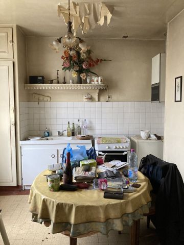 (SUITE PHOTOS LOT 1) ENTIER MOBILIER D'UNE...