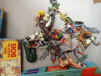 Mannette de jeux et jouets comprenant notamment...
