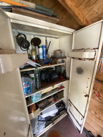 (SUITE PHOTOS LOT 4) ENTIER MOBILIER D'UNE...