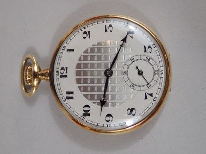 Montre savonnette en or jaune à cadran métallique....