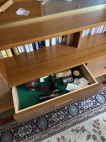 (SUITE PHOTOS LOT 3) ENTIER MOBILIER D'UNE...