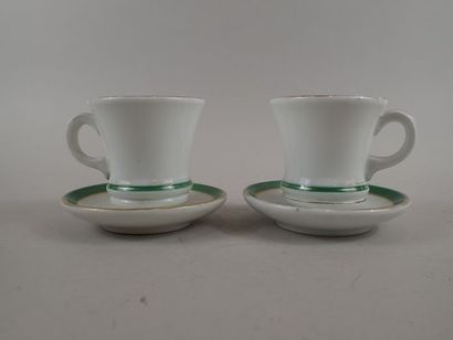 Paire de tasses brulots et leurs sous-tasses...