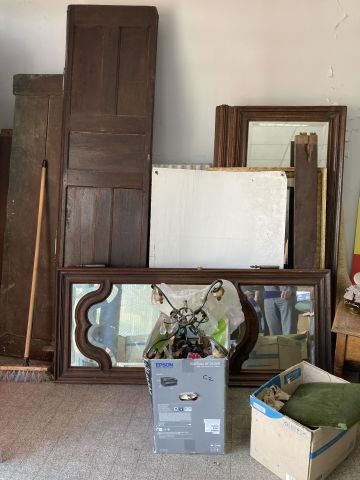 STOCK D'UN BROCANTEUR SISE A CHÂTEAU-THIERRY...