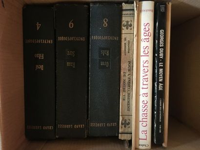 Carton de livres brochés dont Histoire de...