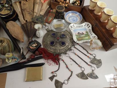 Mannette comprenant un coffret à bijoux en...
