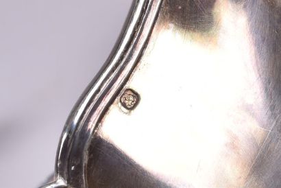 Saucière en argent à plateau adhérent avec...