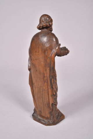 Sujet en noyer sculpté rabouté figurant Saint...