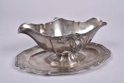 Saucière en argent à plateau adhérent avec...