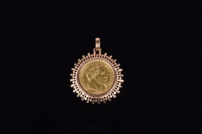 Pendentif orné d'une pièce de 20 francs or...