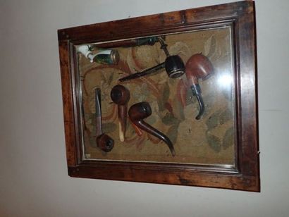 Petite vitrine à poser en bois mouluré ouvrant...
