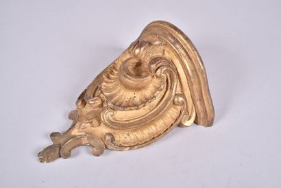 Petite console d'applique en bois doré et...