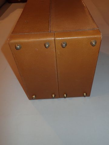 CLYDE CREATION, valisette en cuir de porc...