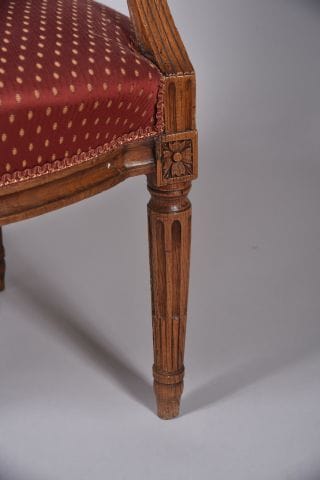Suite de quatre fauteuils cabriolets Louis...