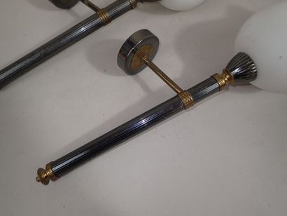 JANSEN ou ARLUS, dans le goût de. Paire d'appliques...