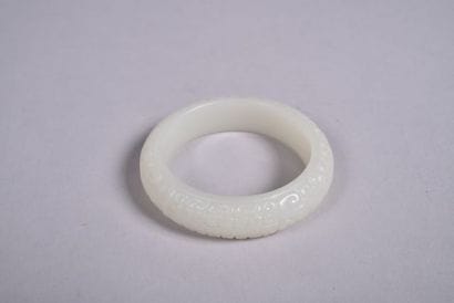 Lot de six bracelets joncs, dont deux en...