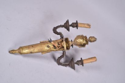 Importante applique en bronze doré et ciselé...