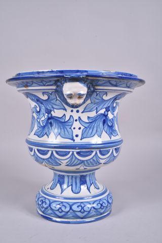 Antoine MONTAGNON à NEVERS. Cache-pot de...