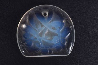 René LALIQUE (1860-1945). Pendentif 