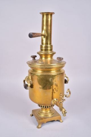 SAMOVAR en laiton, les poignées bois tourné,...