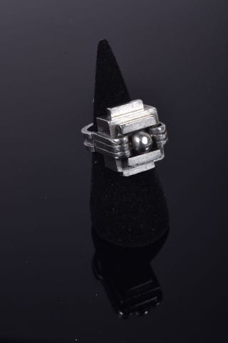 Jean DESPRES (1889-1980), bague chevalière...