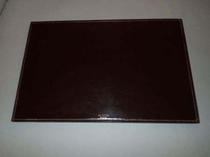 HERMES Paris, sous-main en cuir marron foncé...