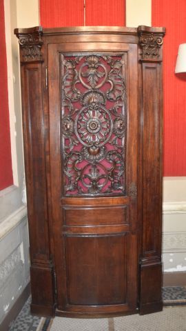 Confessional (Dim. : 222 x 28 x 105 cm)