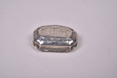Tabatière en argent à bords chantournés,...
