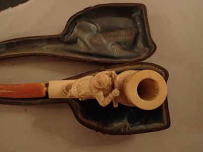 Pipe en écume de mer sculptée d'un marin...