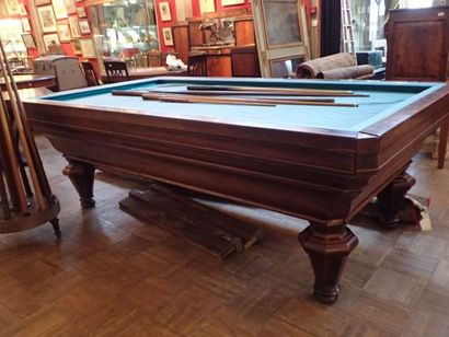 Billard français en palissandre reposant...