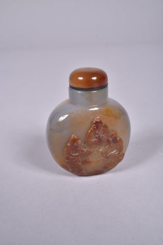 Deux flacons tabatières en agate grise et...