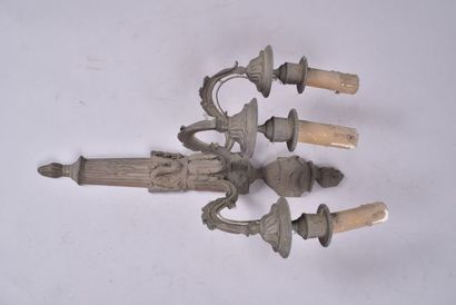 Importante applique en bronze doré et ciselé...