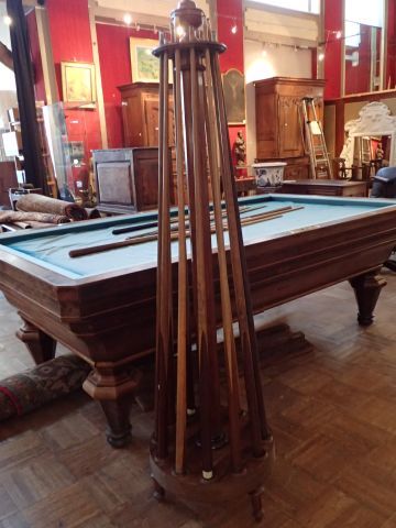 Billard français en palissandre reposant...
