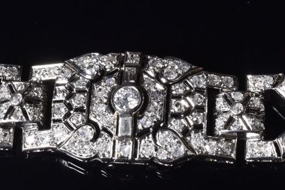 Bracelet ruban souple début XXème en or gris...