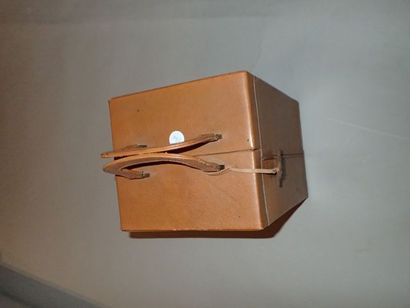 CLYDE CREATION, valisette en cuir de porc...