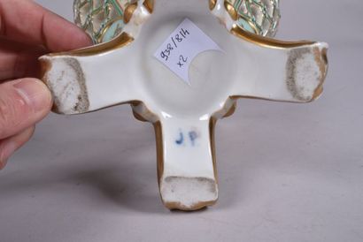 Porcelaine de Paris, paire de bouquetières...