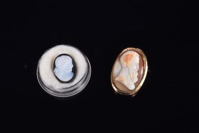 Lot comprenant 2 camées agate deux couches...