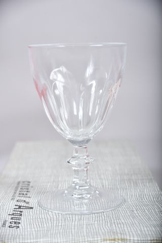 CRISTAL D'ARQUES. Service en cristal à côtes,...
