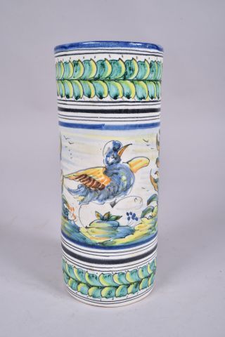 TALAVERA. Vase rouleau en faïence à décor...