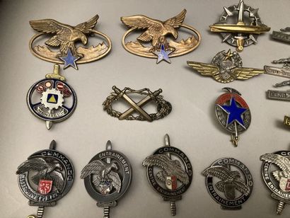 Lot de Brevets militaires divers dont PMT,...