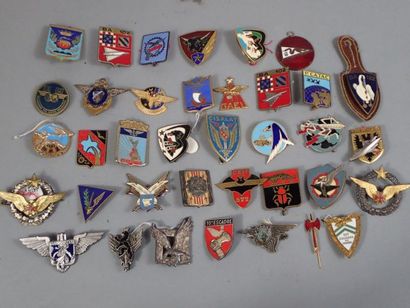 36 insignes de l’Armée de L’Air. Acciden...