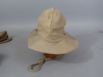 Lot de 4 casquettes Bigeard en toile camouflée,...