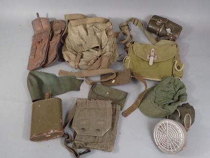 Lot de militaria : musette ANP 31, musette...
