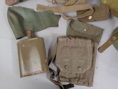 Lot de militaria : musette ANP 31, musette...