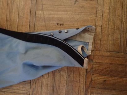 Lot de 4 pantalons ou culotte d’uniforme...