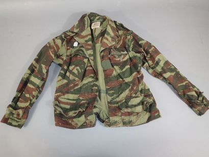 Lot d’uniformes français : Veste TAP 47-56...