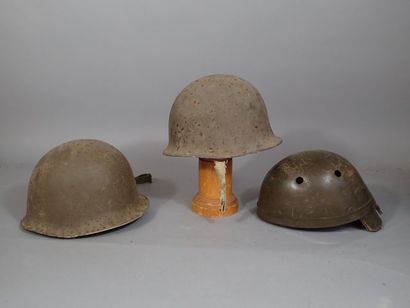 Lot de 2 casques mod 51, complet de leur...