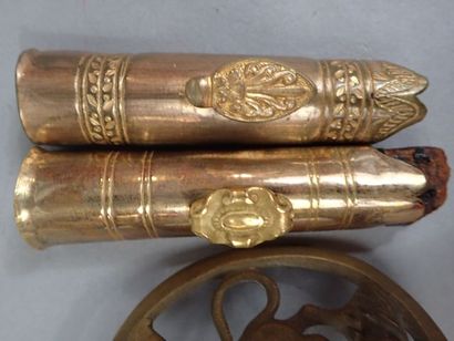 Lot : Deux chappes d’épée en laiton doré...