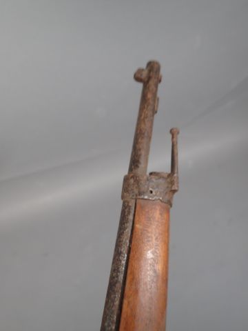 Lot : une épave de fusil Lebel 1886 remis...