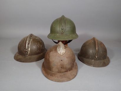 Lot de 4 coques de casque adrian mod 26,...